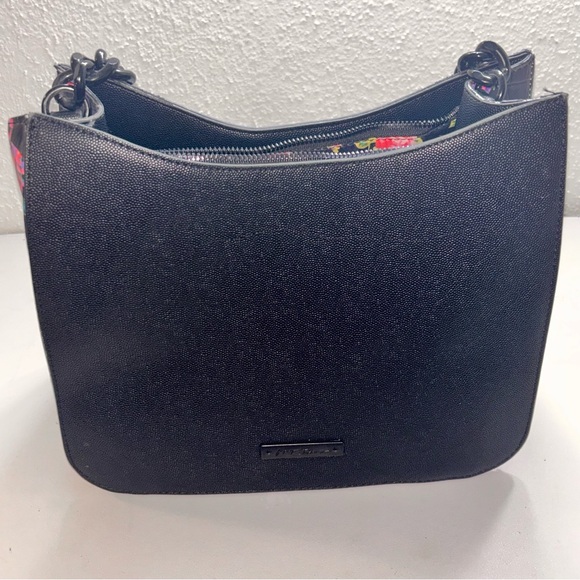 🌹Betsy Johnson black bow shoulder / hand bag with blk link strap. - Picture 8 of 15